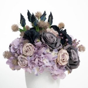 dirbtines geles su balta vaza